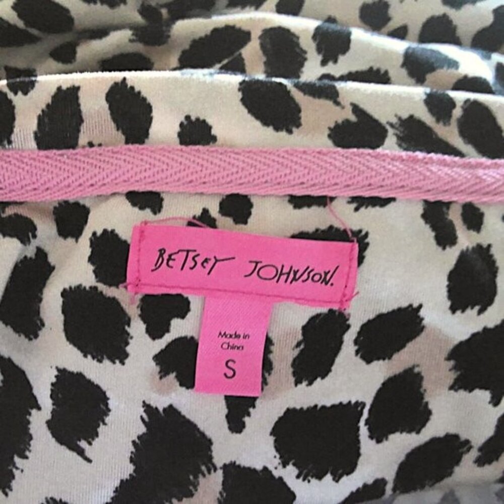 Betsey Johnson Cheetah Pajama Top W/ Hearts Super Soft & Stretch EUC  Sz S - Picture 5 of 5